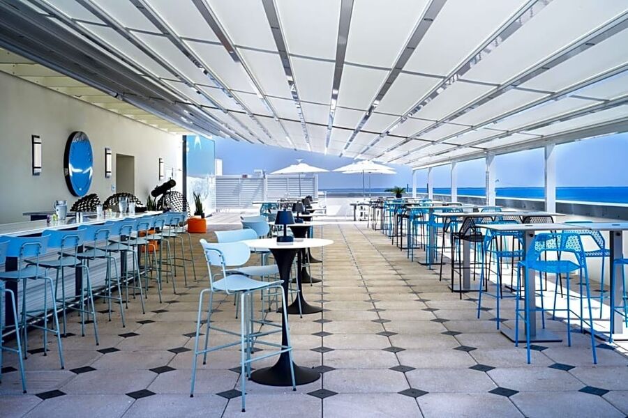 Marriott Courtyard Kennedy Space Center Rooftop Bar
