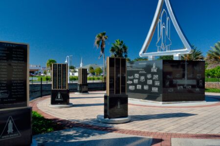 Slider Monument Shuttle